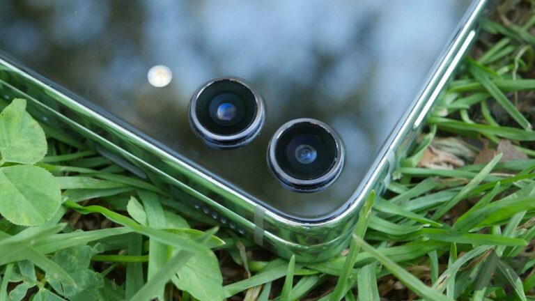 Galaxy Z Flip 6 best camera comparison with other phones